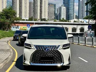 Lexus LM 2020, 53000 км, за 718000 CNY