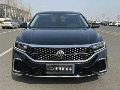 Volkswagen Passat 2023, 33000 км, за 108800 CNY