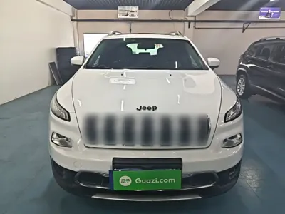 Jeep Cherokee 2018, 70200 км, за 41100 CNY - фото 3