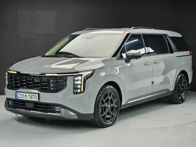 Kia Canival · 2025 год