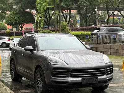 Porsche Cayenne 2022, 58000 км, за 447000 CNY