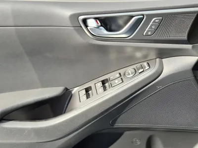 Hyundai Ioniq 2020, 143326 км, за 12500000 KRW - фото 13