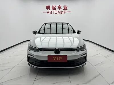 Volkswagen Golf 2023, 14000 км, за 135800 CNY - фото 2