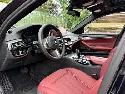 BMW 5 Series 2022, 75000 км, за 209800 CNY - фото 3