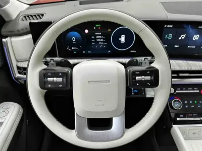 Hyundai Santa Fe 2024, 2100 км, за 197000 CNY