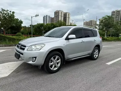 Toyota RAV4 · 2012 год