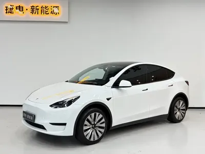 Tesla Model Y · 2024 год