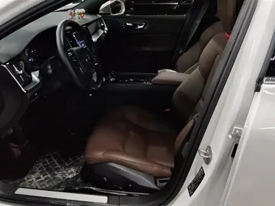 Volvo S60 2026, 7500 км, за 139000 CNY - фото 9