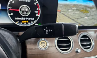Mercedes-Benz E-Class 2018, 95157 км, за 24500000 KRW - фото 9