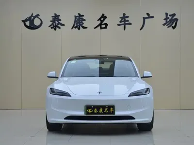Tesla Model 3 2026, 500 км, за 215000 CNY
