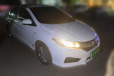 Honda City 2015, 68700 км, за 31930.06 CNY