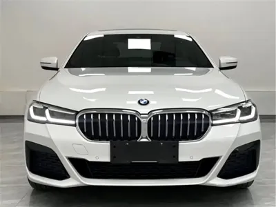 BMW 5 Series 2021, 43300 км, за 118699 CNY