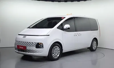 Hyundai Staria · 2023 год