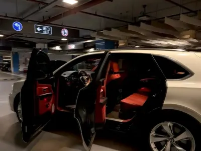 Bentley Bentayga 2024, 11000 км, за 2260000 CNY