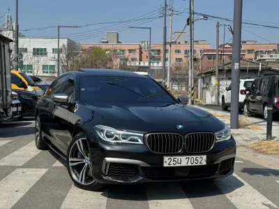 BMW 7-Series · 2017 год