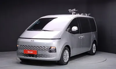 Hyundai Staria · 2023 год