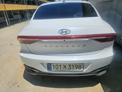 Hyundai Grandeur 2021, 130000 км, за 26300000 KRW