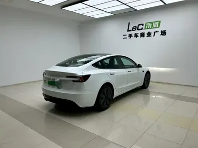 Tesla Model 3 2025, 6000 км, за 172000 CNY