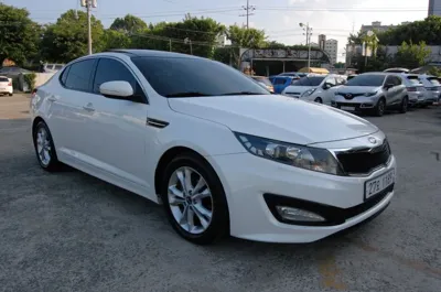 Kia K5 · 2013 год