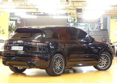 Porsche Cayenne 2023, 38000 км, за 101000000 KRW - фото 2