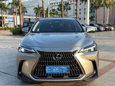 Lexus NX 2023, 45000 км, за 195799 CNY