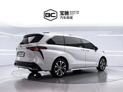 Toyota Granvia 2025, 9000 км, за 259800 CNY