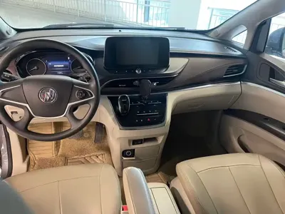 Buick GL8 2021, 111000 км, за 92000 CNY
