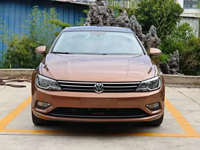 Volkswagen Lamando 2015, 91000 км, за 42000 CNY