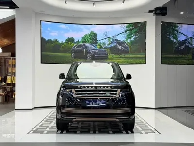 Land Rover Range Rover 2024, 28000 км, за 1148000 CNY