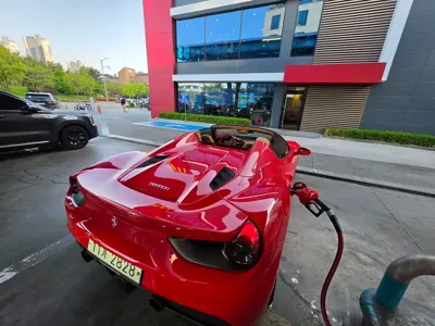 Ferrari 488 2019, 15000 км, за 232000000 KRW