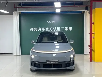 Li Auto Li L8 2025, 7700 км, за 289800 CNY