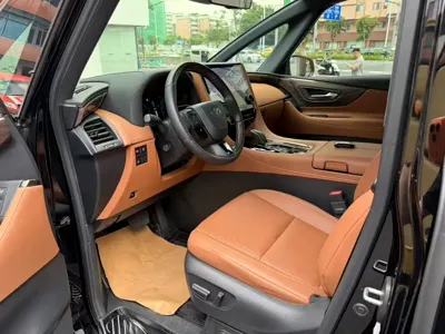 Toyota Alphard 2023, 43000 км, за 818000 CNY - фото 5