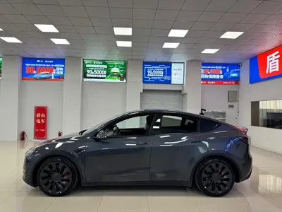 Tesla Model Y 2022, 50000 км, за 183000 CNY