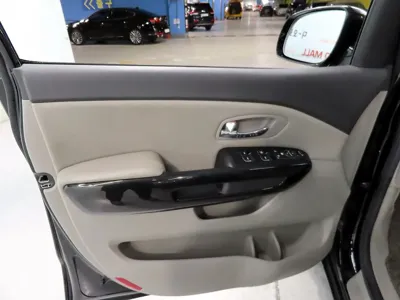 Kia Canival 2018, 110985 км, за 11900000 KRW - фото 14
