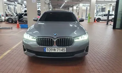 BMW 5-Series · 2023 год