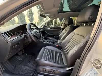 Volkswagen Magotan 2018, 93000 км, за 66800 CNY