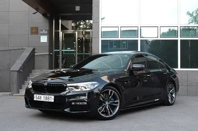 BMW 5-Series · 2017 год