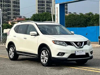 Nissan X-Trail 2015, 190000 км, за 33800 CNY