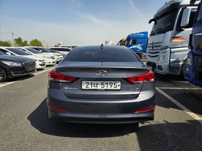 Hyundai Avante 2018, 154285 км, за 7500000 KRW