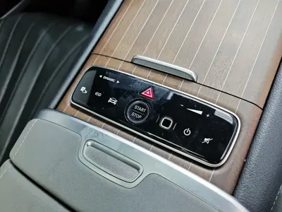 Mercedes-Benz EQS SUV 2023, 43000 км, за 325700 CNY - фото 16