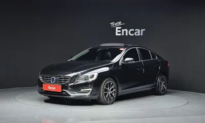 Volvo S60 · 2015 год