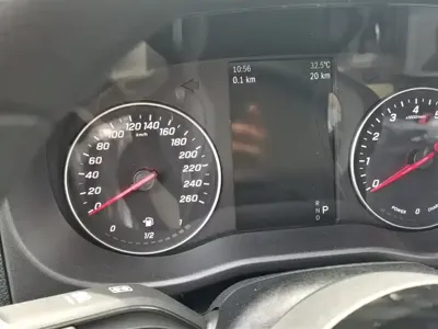 Mercedes-Benz Vito 2026, 100 км, за 262500 CNY - фото 5