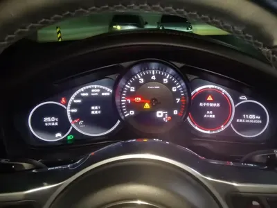 Porsche Cayenne 2020, 25000 км, за 445000 CNY