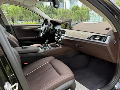 BMW 5 Series 2022, 26000 км, за 233900 CNY - фото 11