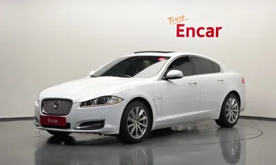 Jaguar XF · 2012 год