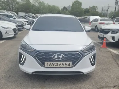 Hyundai Ioniq 2020, 178400 км, за 9800000 KRW - фото 1