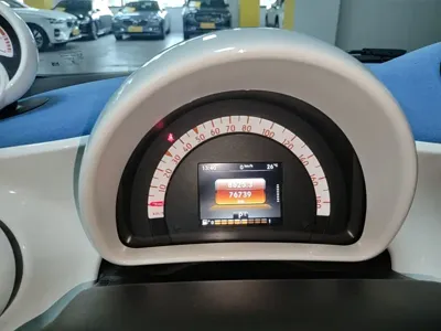 Smart Smart Fortwo 2017, 76700 км, за 94100 CNY - фото 12