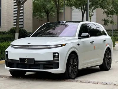 Li Auto Li L7 · 2024 год