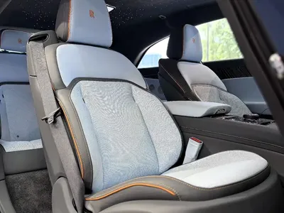 Rolls-Royce Phantom 2024, 10300 км, за 3880000 CNY - фото 6