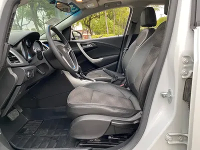 Buick Excelle 2013, 80000 км, за 8000 CNY
